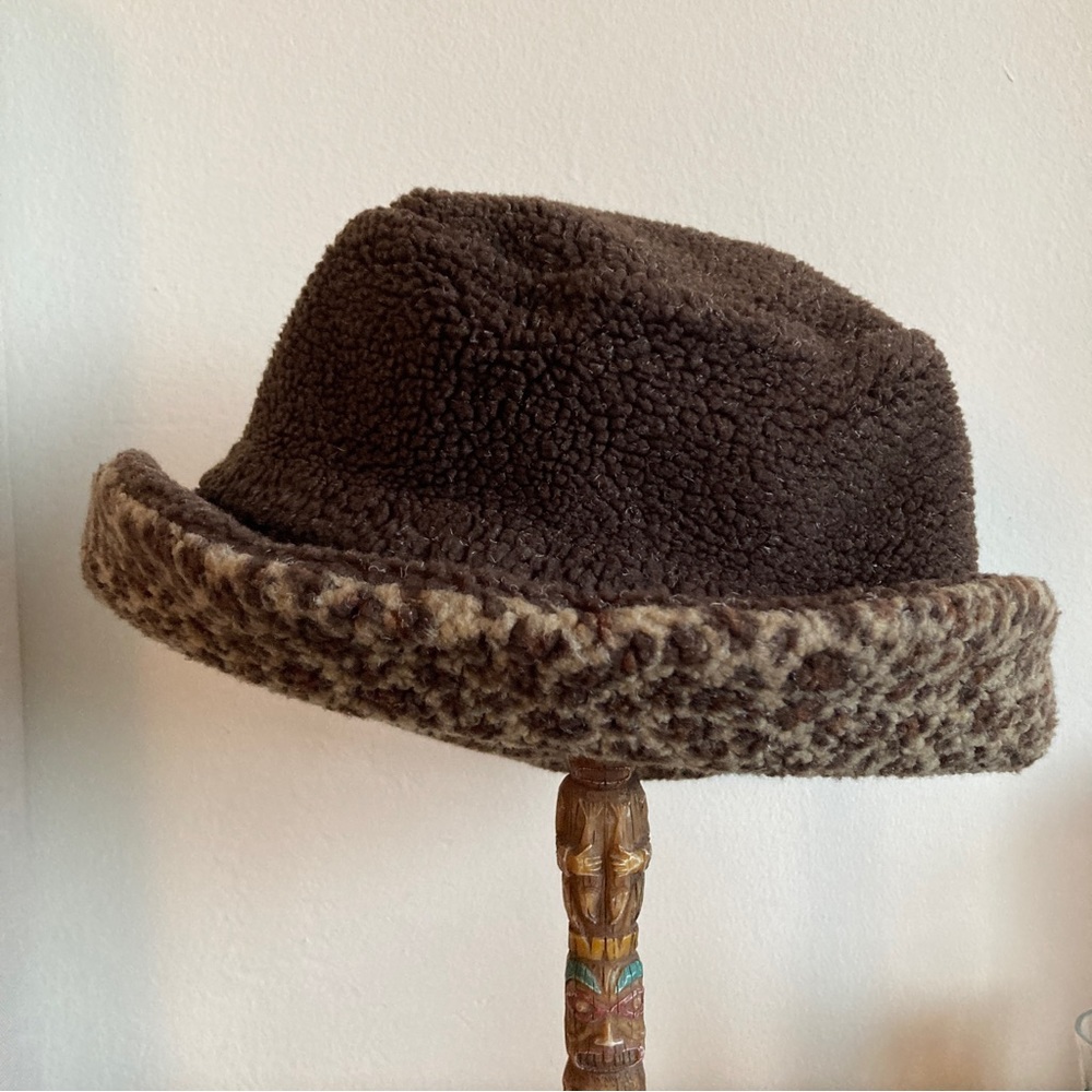 Reversible bucket hat